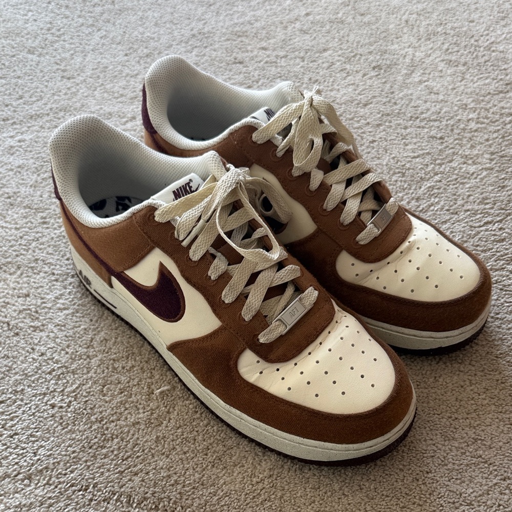 Nike Men's Brown and White Sneakers